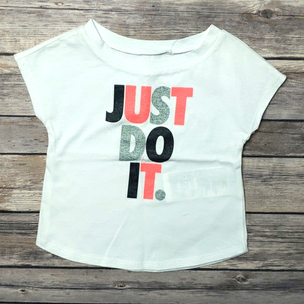 Nike Baby Girls Graphic Print T-Shirt - Picture 3 of 9